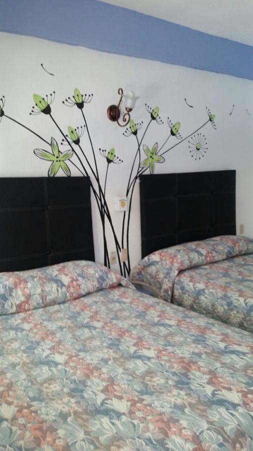 Hotel Zicatela Dorada ปูแอร์โตเอสกอนดิโด ภายนอก รูปภาพ